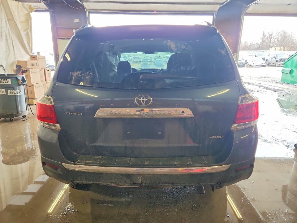 Продажа на аукционе авто 2013 Toyota Highlander, vin: 5TDBK3EH2DS270577, номер лота: 77905275