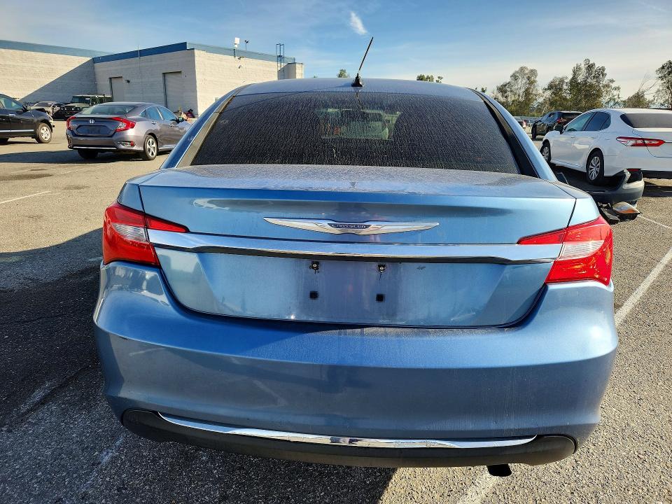 76659805 :رقم المزاد ، 1C3BC1FB2BN592963 vin ، 2011 Chrysler 200 مزاد بيع