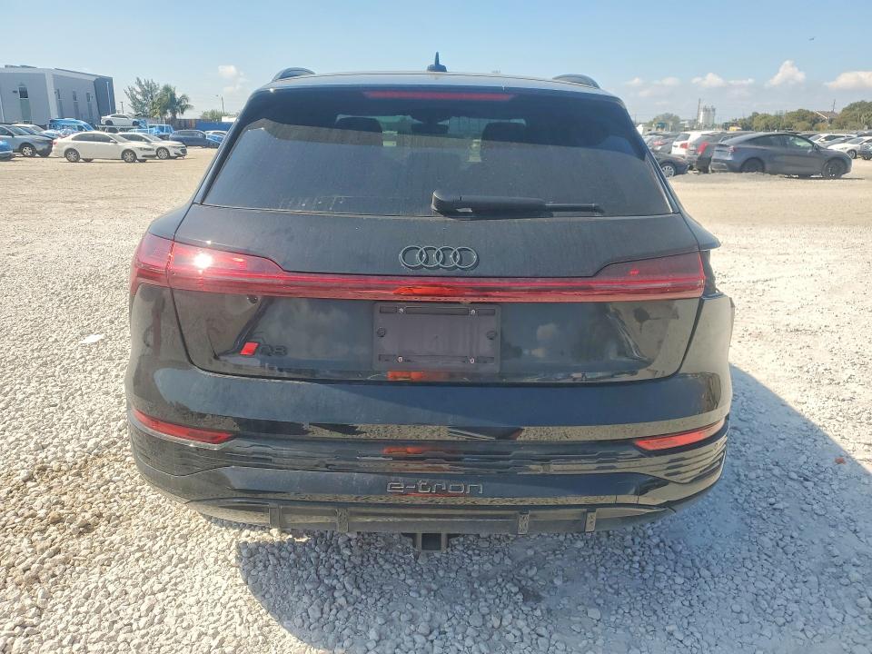 Продаж на аукціоні авто 2024 Audi Q8 E-tron, vin: WA16AAGE5RB017919, номер лоту: 77215505
