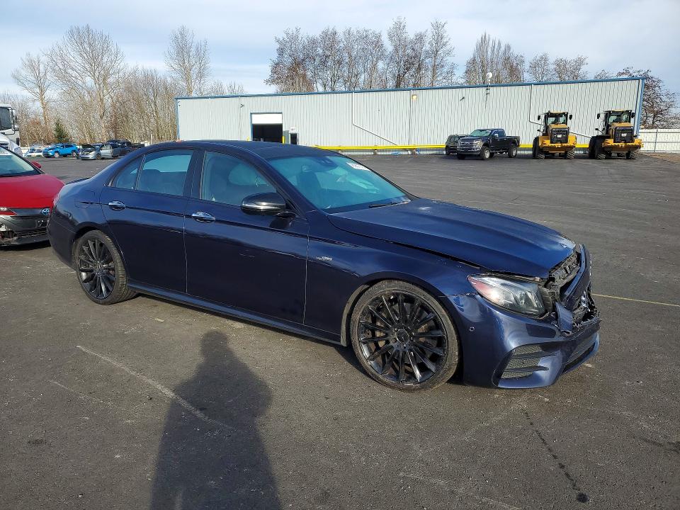 76951375 :رقم المزاد ، WDDZF6BB7KA588005 vin ، 2019 Mercedes-benz E مزاد بيع