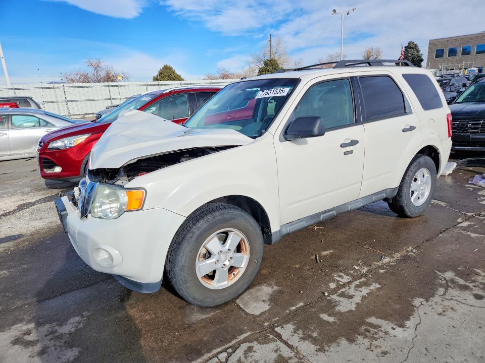 2011 Ford Escape მანქანა იყიდება აუქციონზე, vin: 1FMCU0D74BKA87090, აუქციონის ნომერი: 77631535
