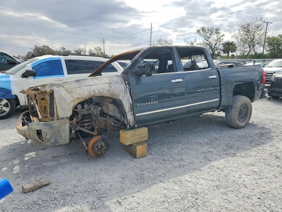 Продажа на аукционе авто 2018 Chevrolet Silverado, vin: 3GCUKREC1JG520904, номер лота: 58259596