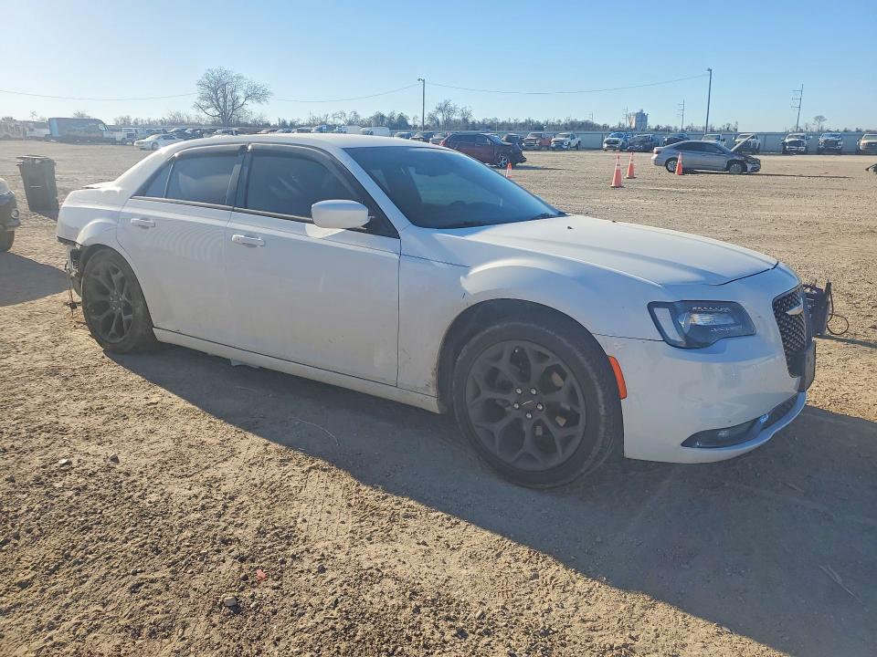Продажа на аукционе авто 2020 Chrysler 300, vin: 2C3CCABG8LH137387, номер лота: 76423015