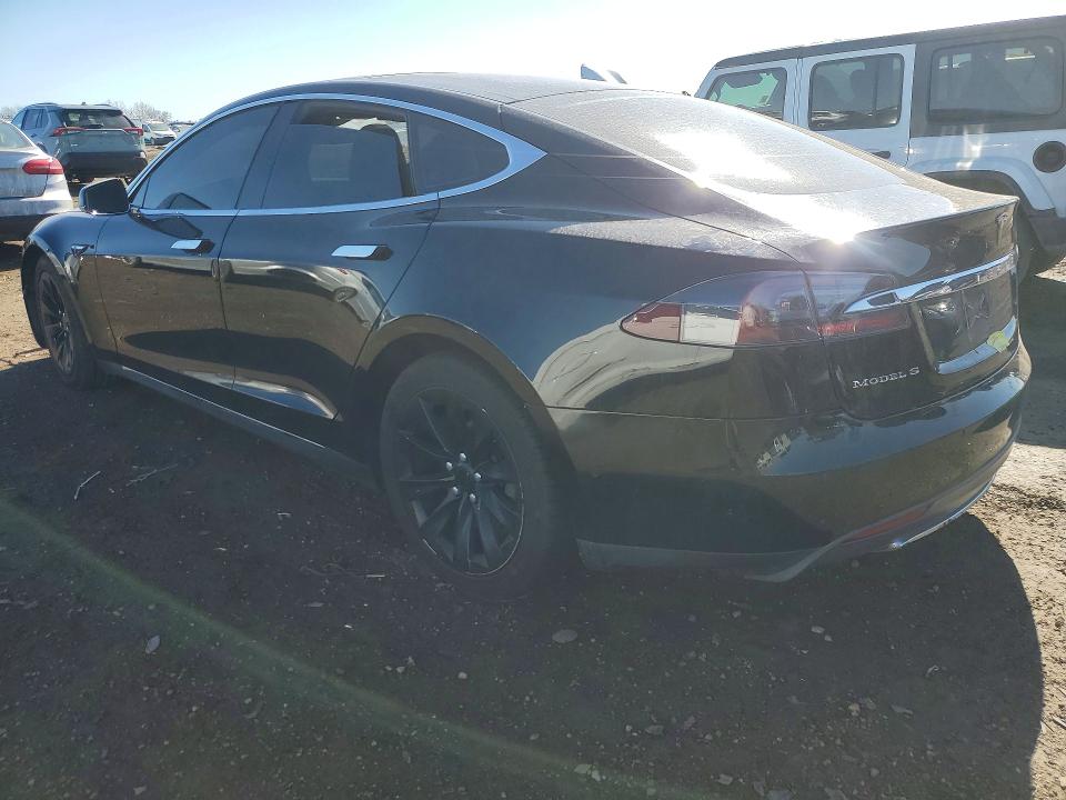 77720815 :رقم المزاد ، 5YJSA1E2XFF102597 vin ، 2015 Tesla Model S مزاد بيع