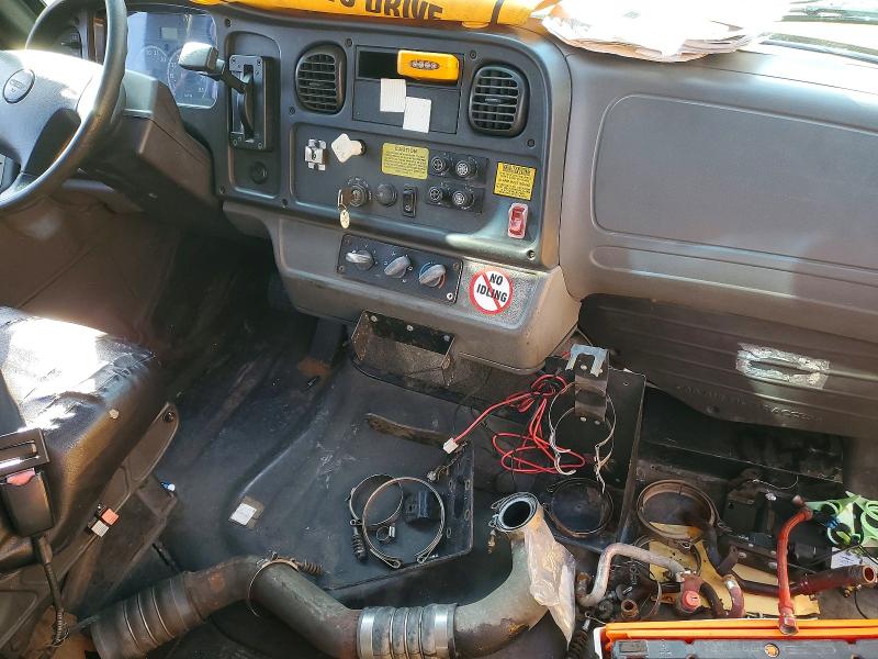 Продаж на аукціоні авто 2011 Freightliner Saf-t-liner C2, vin: 4UZABRDT8BCAU4254, номер лоту: 75711045