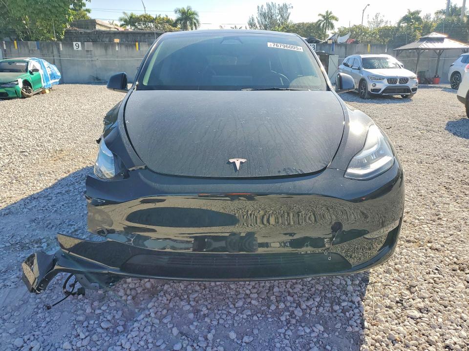 76796005 :رقم المزاد ، 7SAYGDEE4NA006323 vin ، 2022 Tesla Model Y مزاد بيع
