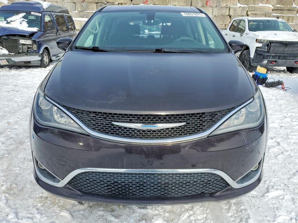 76051825 :رقم المزاد ، 2C4RC1FG7JR157055 vin ، 2018 Chrysler Pacifica مزاد بيع