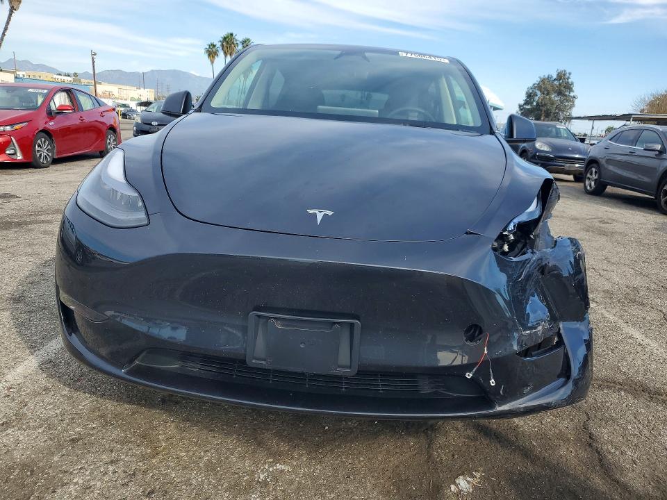 77506415 :رقم المزاد ، 7SAYGDEF7SF221539 vin ، 2025 Tesla Model Y مزاد بيع