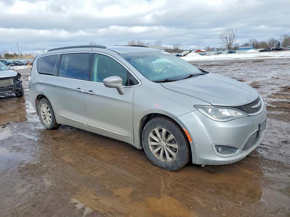 Продажа на аукционе авто 2017 Chrysler Pacifica, vin: 2C4RC1BG4HR739579, номер лота: 77279775