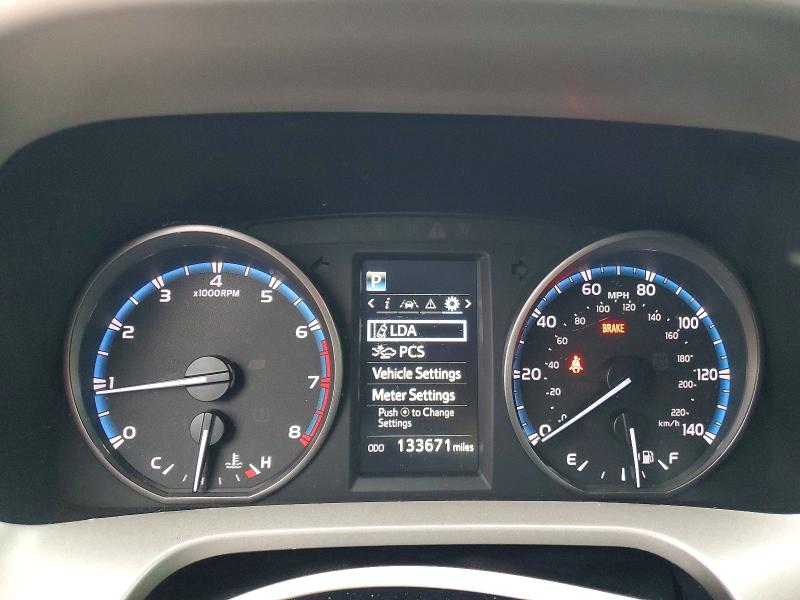 Продажа на аукционе авто 2018 Toyota Rav4, vin: 2T3ZFREV4JW518303, номер лота: 76138035