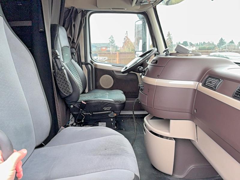 2016 Volvo Vn Vnl მანქანა იყიდება აუქციონზე, vin: 4V4NC9EJ0GN931991, აუქციონის ნომერი: 77786205