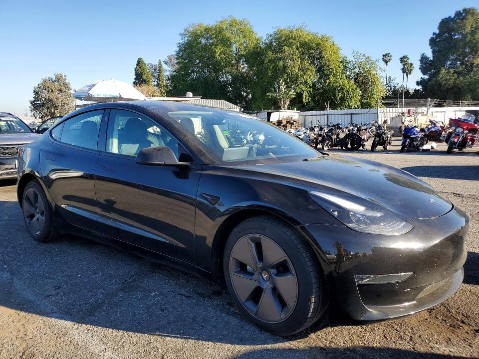 2022 Tesla Model 3 მანქანა იყიდება აუქციონზე, vin: 5YJ3E1EA4NF373363, აუქციონის ნომერი: 77094315