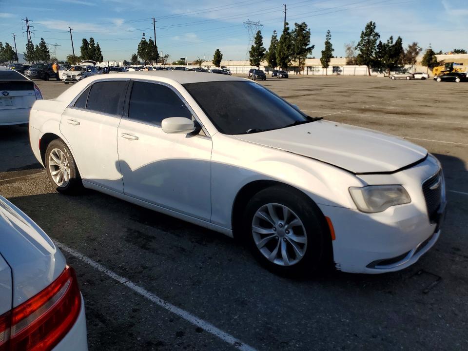 Продажа на аукционе авто 2015 Chrysler 300, vin: 2C3CCAAG2FH872212, номер лота: 79267015