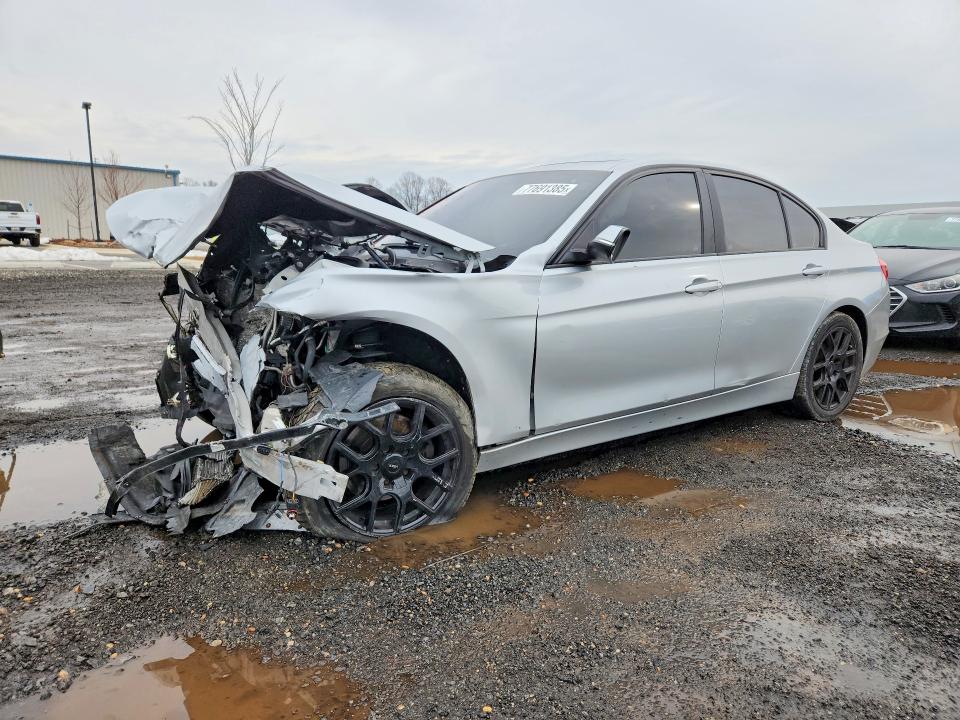 77691385 :رقم المزاد ، WBA3C3G56ENS68663 vin ، 2014 Bmw 320 مزاد بيع