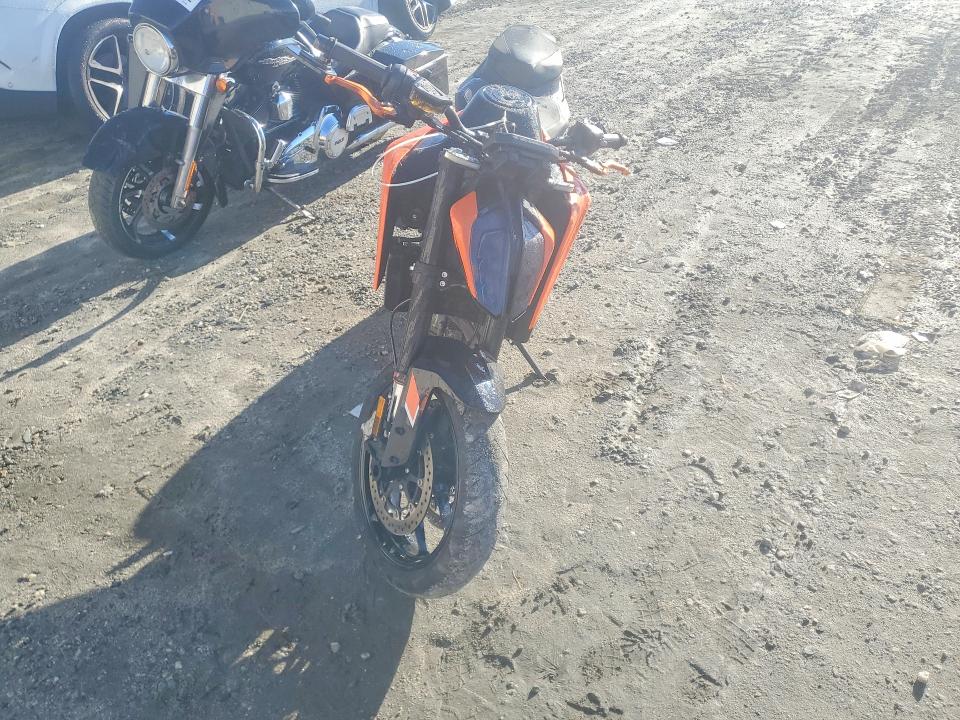 76520435 :رقم المزاد ، LCETU7408PH700364 vin ، 2023 Ktm 790 مزاد بيع