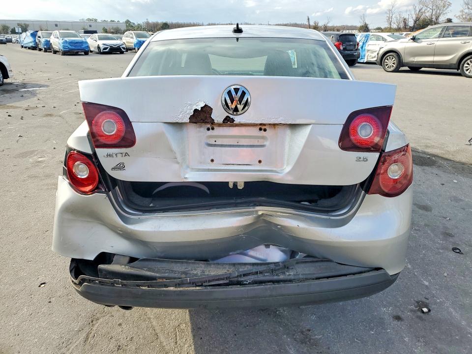77200235 :رقم المزاد ، 3VWRX7AJ8AM059389 vin ، 2010 Volkswagen Jetta مزاد بيع