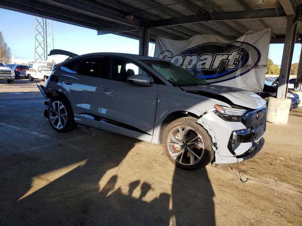 77148535 :رقم المزاد ، WA142BFZ5PP071199 vin ، 2023 Audi Q4 E-tron مزاد بيع