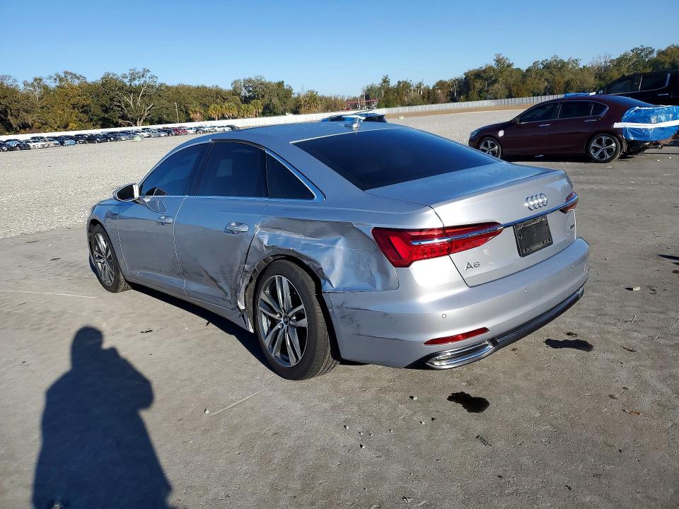 Продаж на аукціоні авто 2021 Audi A6, vin: WAUF8AF2XMN018772, номер лоту: 75949975