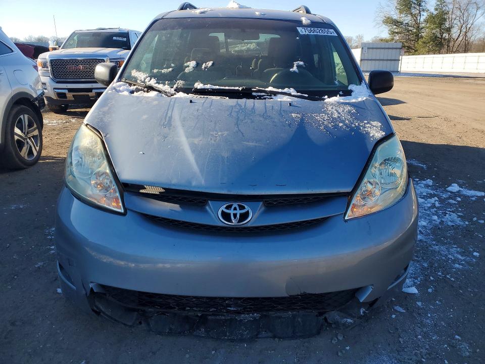 Продажа на аукционе авто 2010 Toyota Sienna, vin: 5TDKK4CC6AS325511, номер лота: 75662855