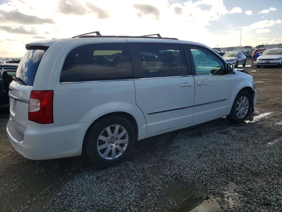 77736115 :رقم المزاد ، 2C4RC1BGXFR661998 vin ، 2015 Chrysler Town & Country مزاد بيع