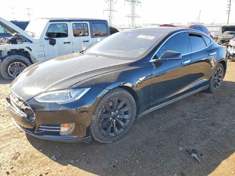 77720815 :رقم المزاد ، 5YJSA1E2XFF102597 vin ، 2015 Tesla Model S مزاد بيع