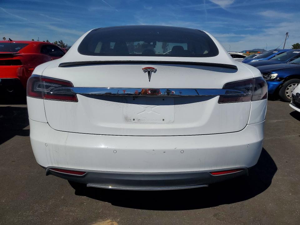 2014 Tesla Model S მანქანა იყიდება აუქციონზე, vin: 5YJSA1H11EFP45275, აუქციონის ნომერი: 78377385