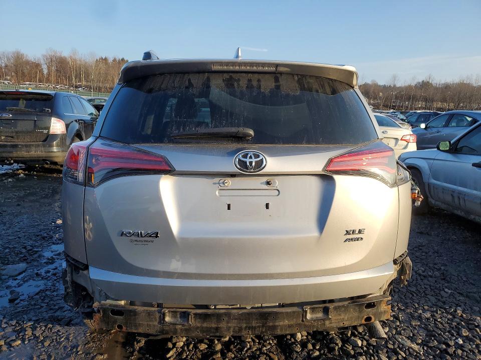 Aukcja sprzedaży 2018 Toyota Rav4, vin: 2T3RFREV0JW701178, numer aukcji: 77328625