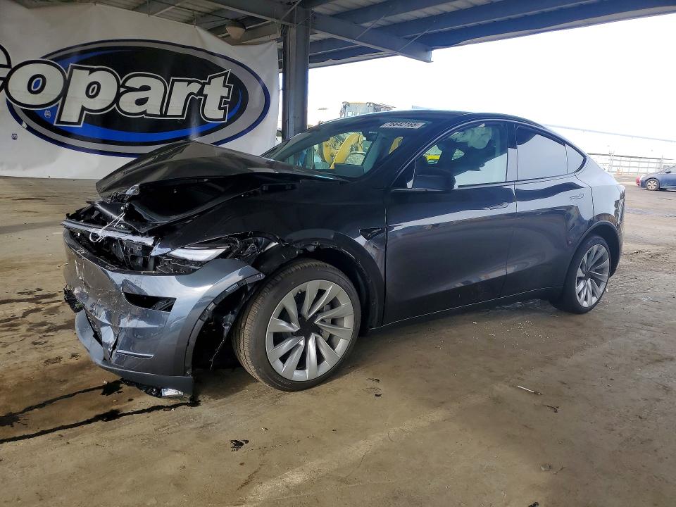 Auction sale of the 2026 Tesla Model Y, vin: 7SAYGDED4TF565409, lot number: 76642165