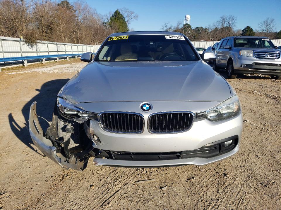 2016 Bmw 320 მანქანა იყიდება აუქციონზე, vin: WBA8E1G55GNU10363, აუქციონის ნომერი: 76693535