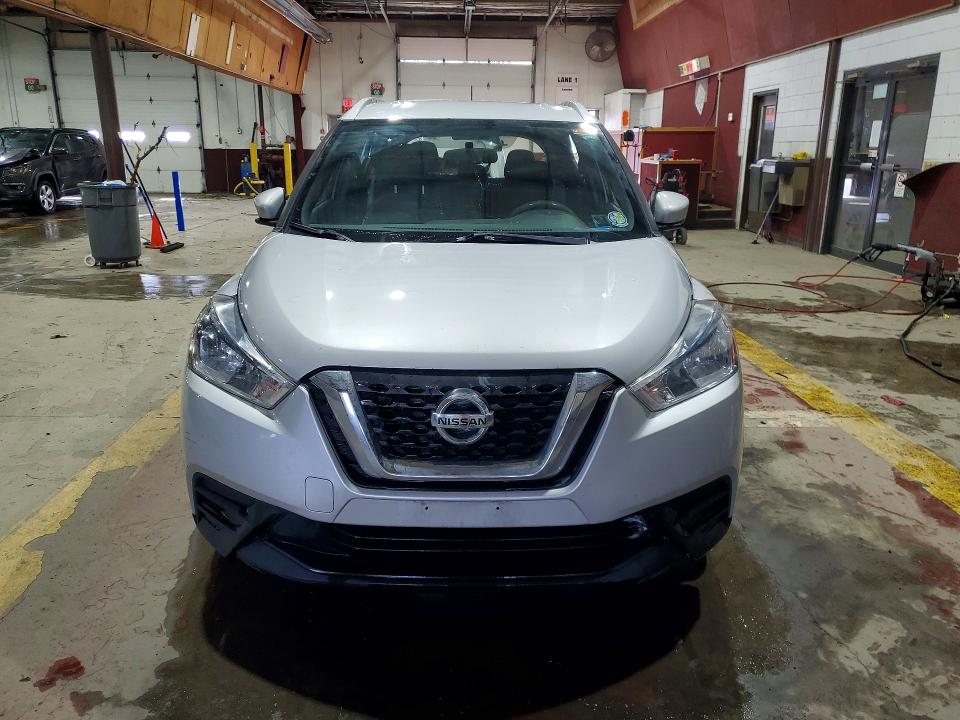 2019 Nissan Kicks მანქანა იყიდება აუქციონზე, vin: 3N1CP5CU5KL503827, აუქციონის ნომერი: 75996565