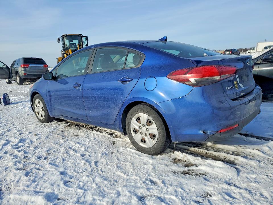 2018 Kia Forte მანქანა იყიდება აუქციონზე, vin: 3KPFK4A72JE236049, აუქციონის ნომერი: 75759035