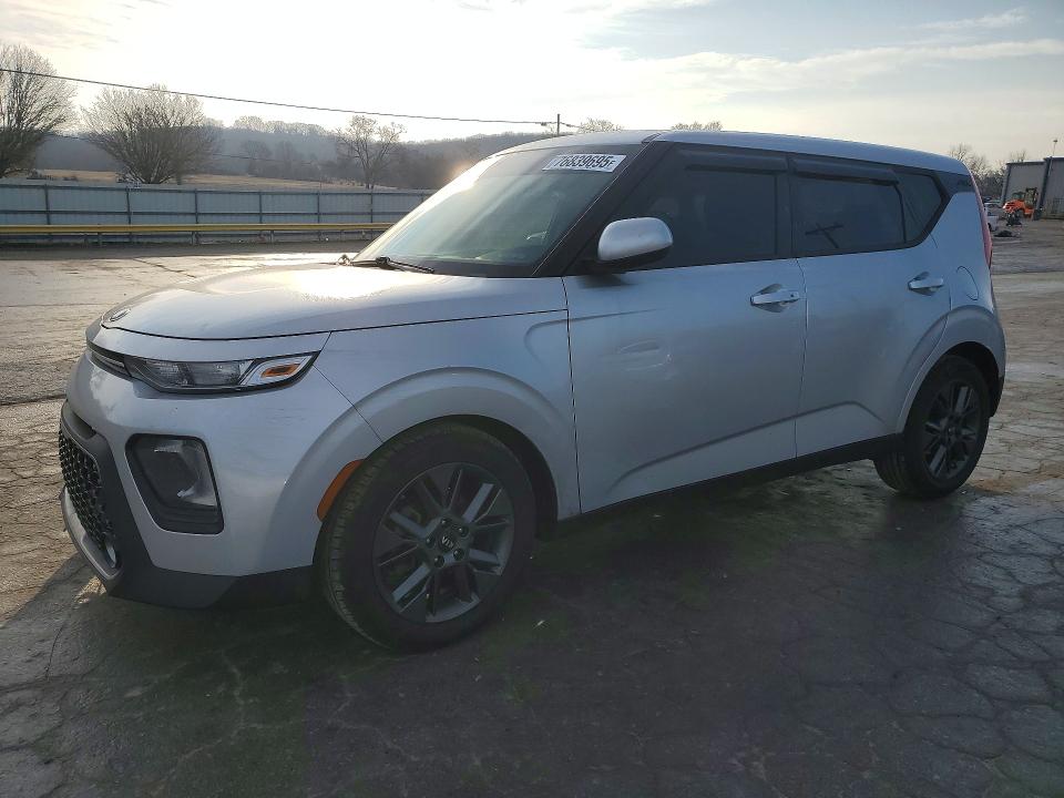 76839695 :رقم المزاد ، KNDJ33AU3M7737141 vin ، 2021 Kia Soul مزاد بيع