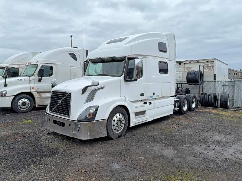 2016 Volvo Vn Vnl მანქანა იყიდება აუქციონზე, vin: 4V4NC9EJ0GN931991, აუქციონის ნომერი: 77786205