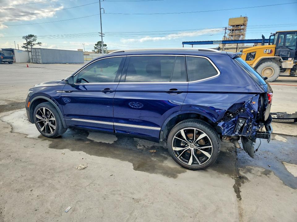 Продажа на аукционе авто 2022 Volkswagen Tiguan, vin: 3VV4B7AX6NM135182, номер лота: 77142735