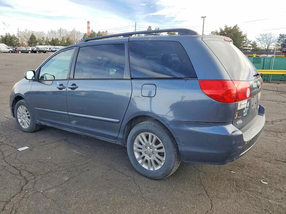 2010 Toyota Sienna მანქანა იყიდება აუქციონზე, vin: 5TDJK4CC4AS029186, აუქციონის ნომერი: 78103035