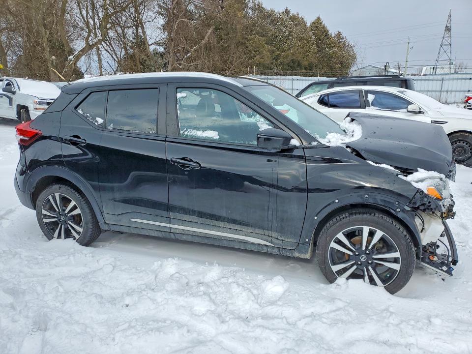 Продажа на аукционе авто 2019 Nissan Kicks, vin: 3N1CP5CU4KL492822, номер лота: 78598365
