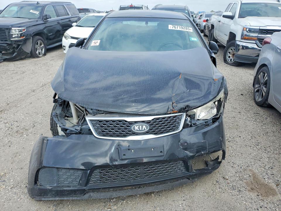 2013 Kia Forte მანქანა იყიდება აუქციონზე, vin: KNAFT4A26D5733278, აუქციონის ნომერი: 76719285