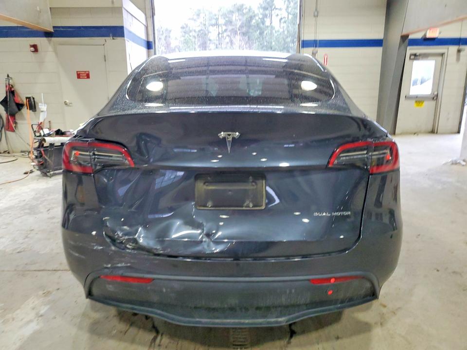 79030475 :رقم المزاد ، 7SAYGDEEXSA354073 vin ، 2025 Tesla Model Y مزاد بيع