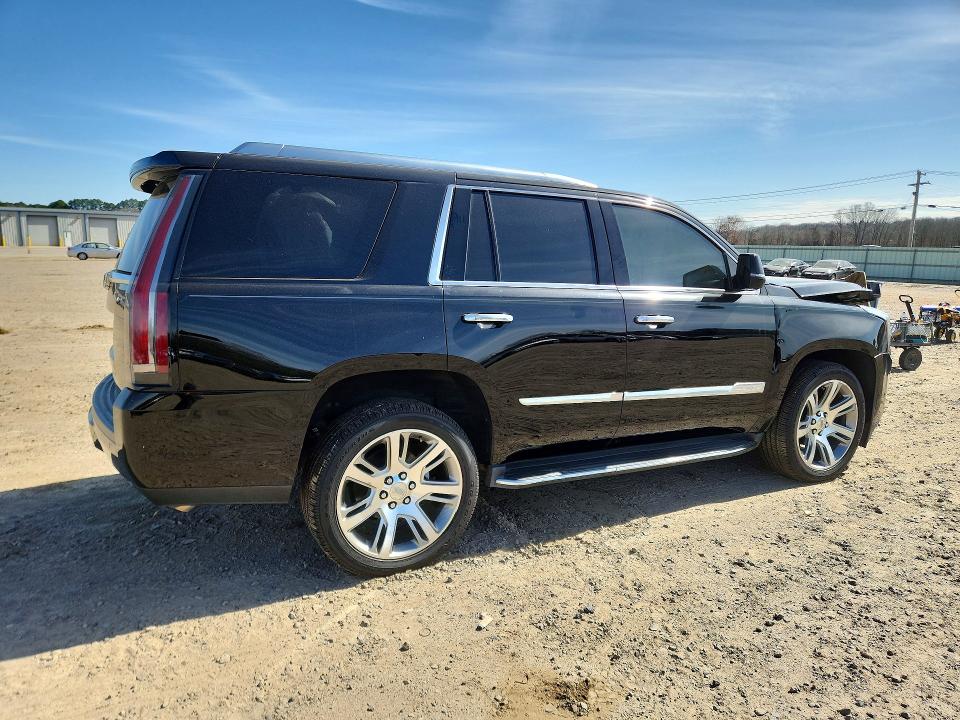 2017 Cadillac Escalade მანქანა იყიდება აუქციონზე, vin: 1GYS3BKJ4HR330579, აუქციონის ნომერი: 77934115