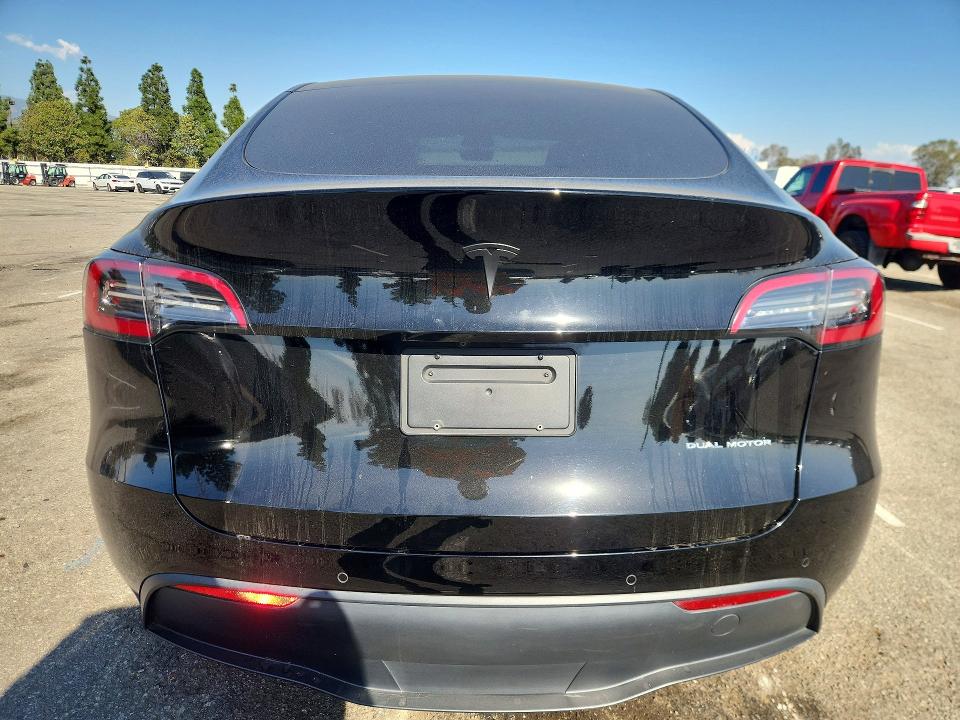 76571215 :رقم المزاد ، 7SAYGDEE8NF317661 vin ، 2022 Tesla Model Y مزاد بيع