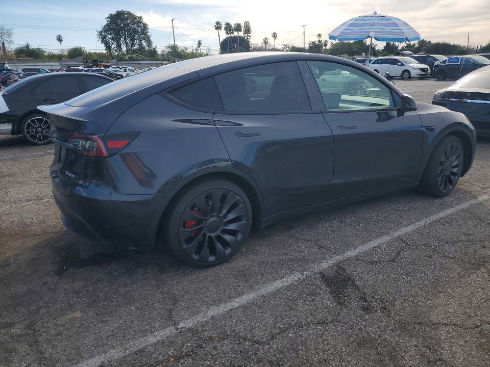 77506415 :رقم المزاد ، 7SAYGDEF7SF221539 vin ، 2025 Tesla Model Y مزاد بيع