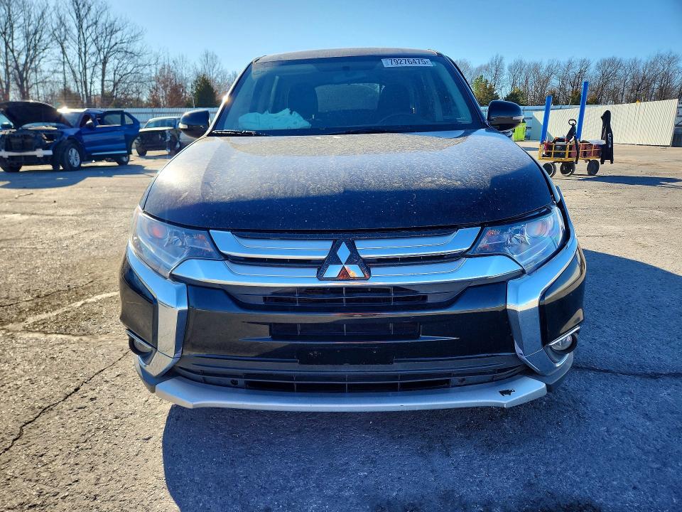 79276475 :رقم المزاد ، JA4AZ3A37JZ042239 vin ، 2018 Mitsubishi Outlander مزاد بيع