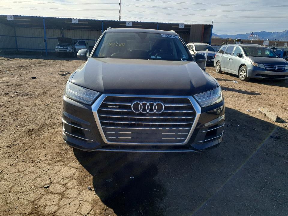 76044415 :رقم المزاد ، WA1VAAF75HD030039 vin ، 2017 Audi Q7 مزاد بيع