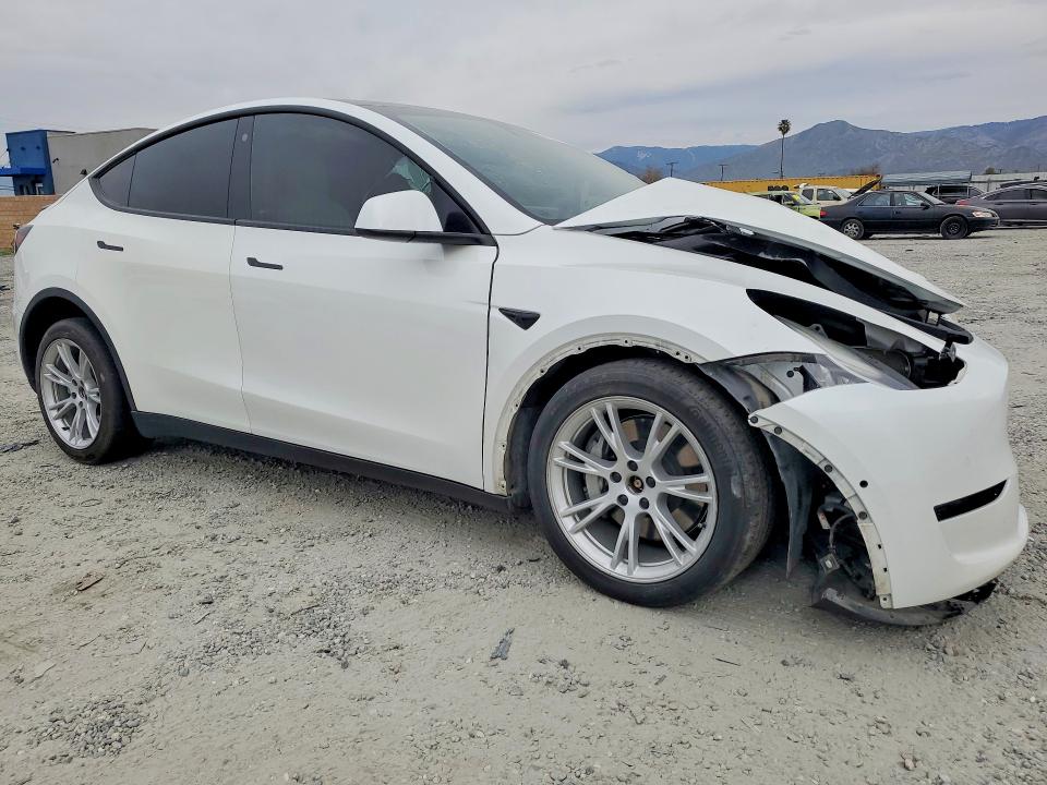 76821405 :رقم المزاد ، 5YJYGDEE6MF195927 vin ، 2021 Tesla Model Y مزاد بيع