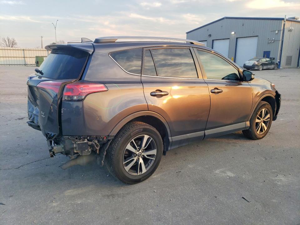 2018 Toyota Rav4 მანქანა იყიდება აუქციონზე, vin: 2T3RFREV4JW842741, აუქციონის ნომერი: 76913465