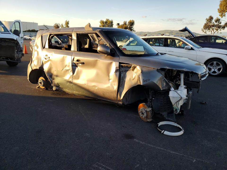 77368715 :رقم المزاد ، KNDJP3A50J7531171 vin ، 2018 Kia Soul مزاد بيع