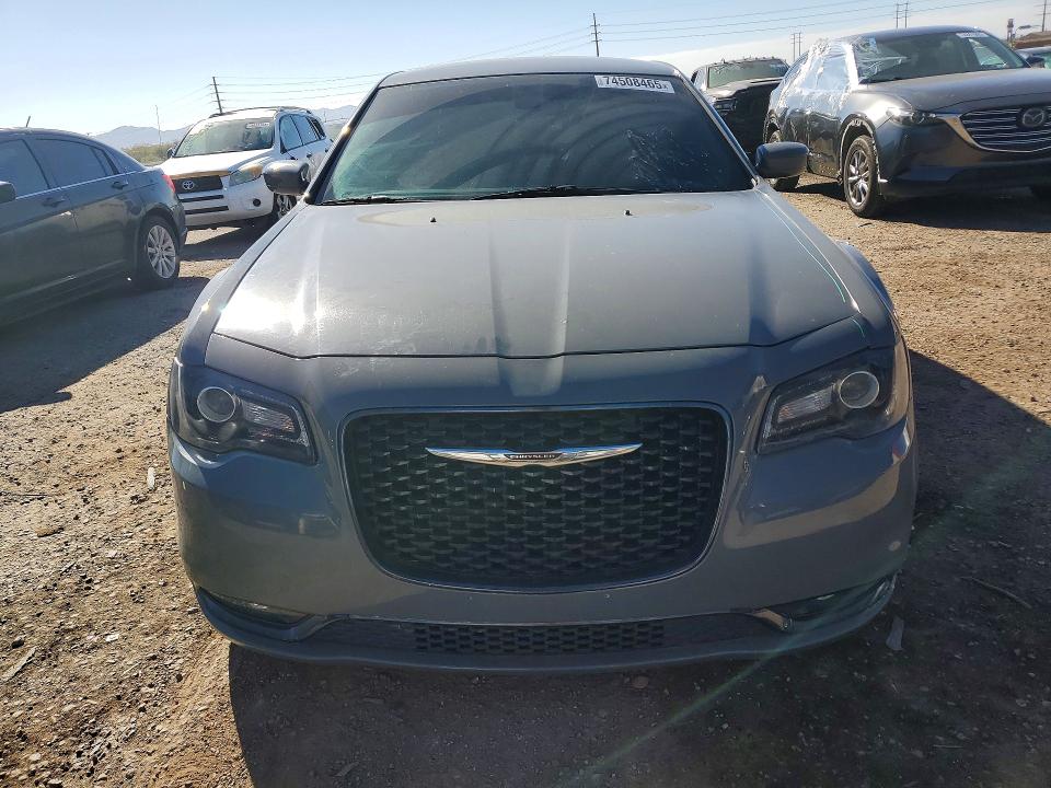 Продажа на аукционе авто 2019 Chrysler 300, vin: 2C3CCABG4KH562720, номер лота: 74508465