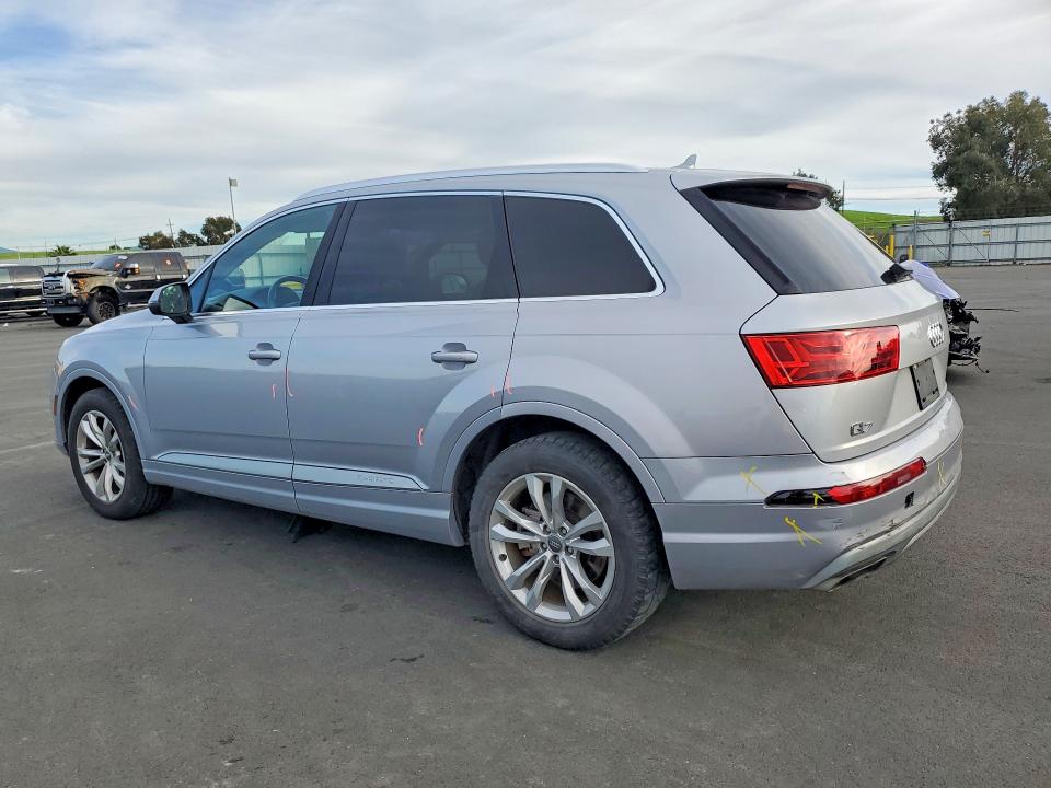Продажа на аукционе авто 2017 Audi Q7, vin: WA1AAAF75HD004023, номер лота: 77812085