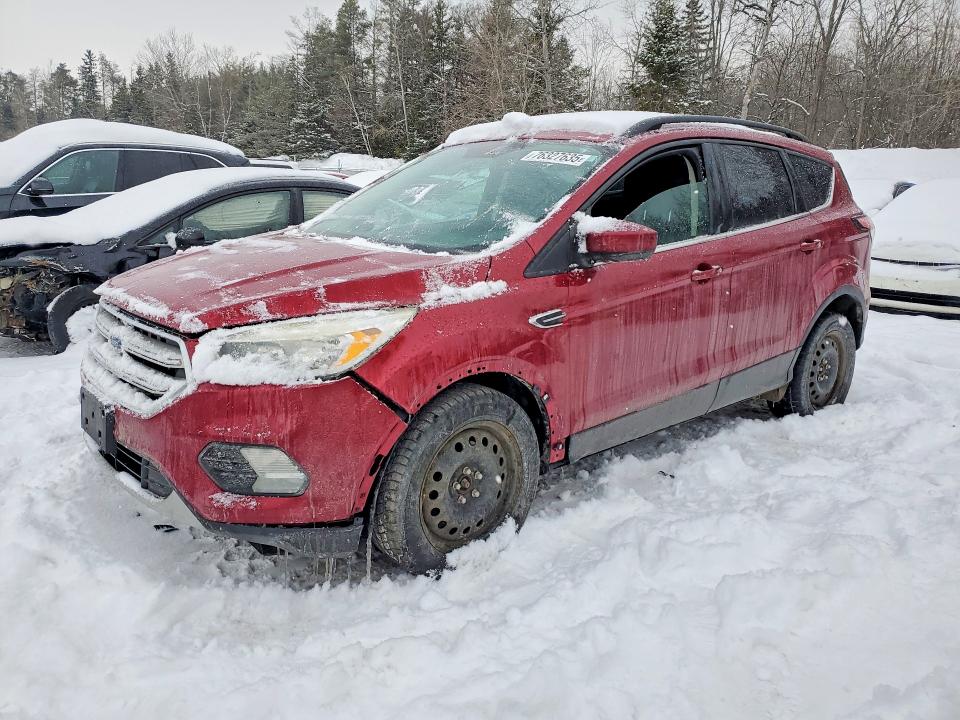 76327635 :رقم المزاد ، 1FMCU0GDXJUA44927 vin ، 2018 Ford Escape مزاد بيع