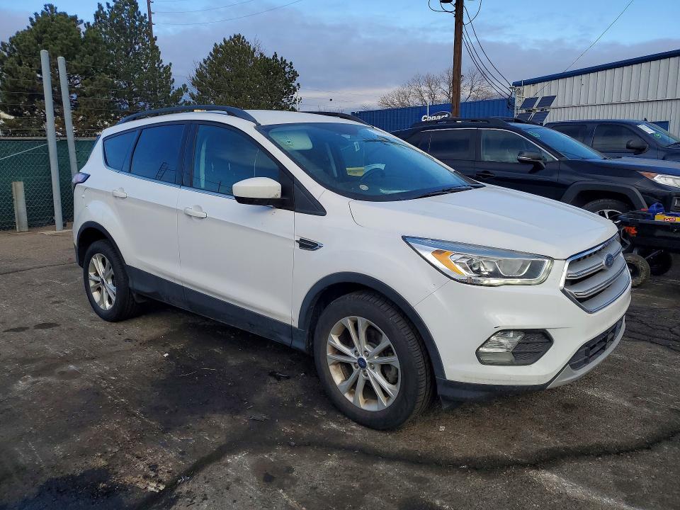 Продажа на аукционе авто 2018 Ford Escape, vin: 1FMCU0HD0JUC04750, номер лота: 76936555
